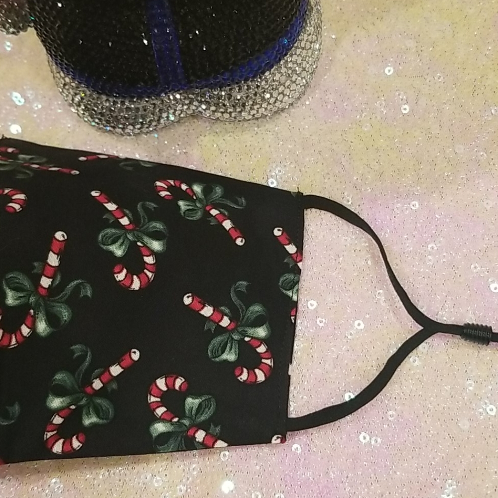 💖SALE💖 Christmas Candy Cane Mask - Picture 4 of 8